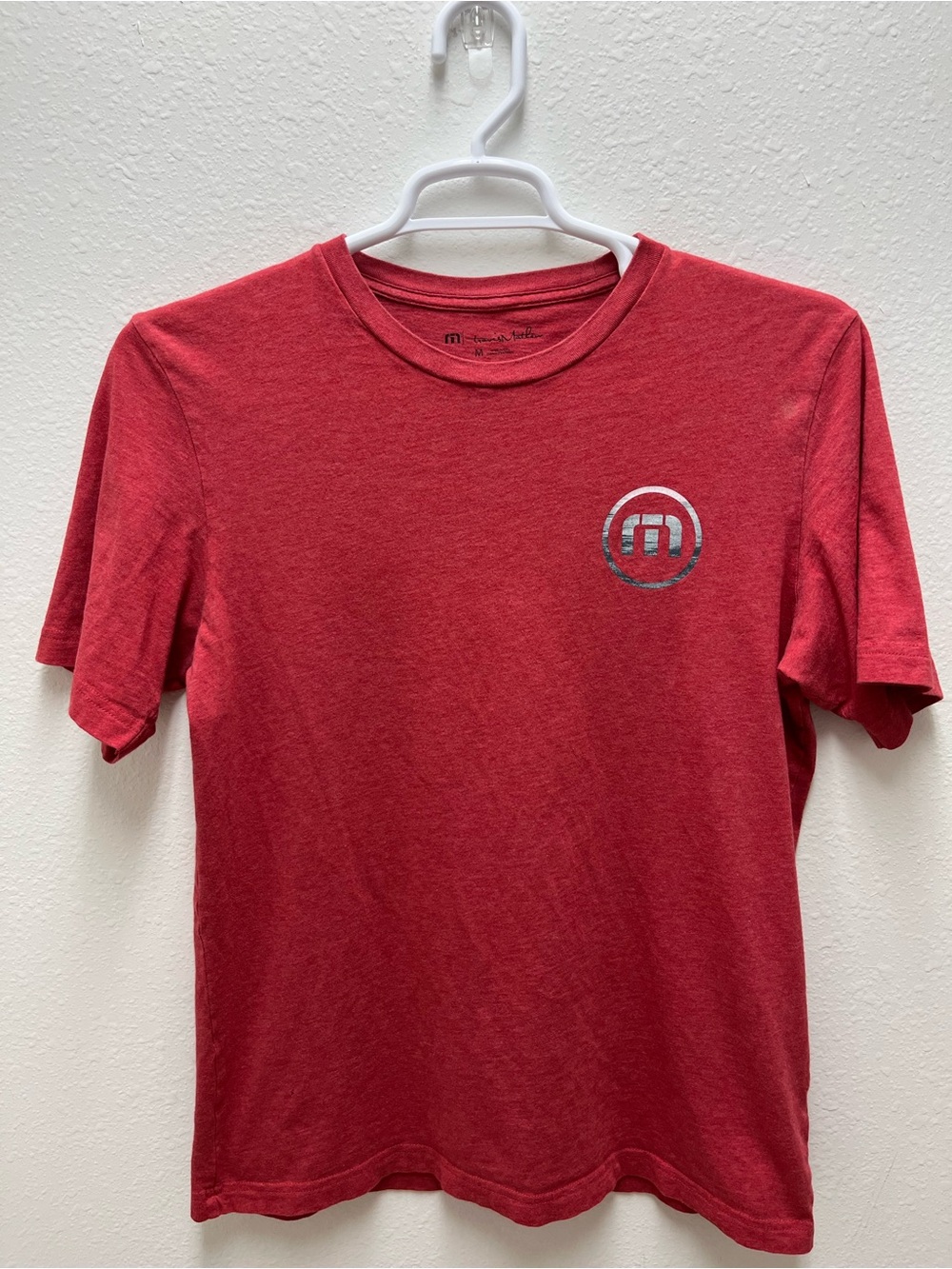 TravisMathew Men's Pima Cotton Graphic Logo Crew Neck Short Sleeve T-Shirt Red M